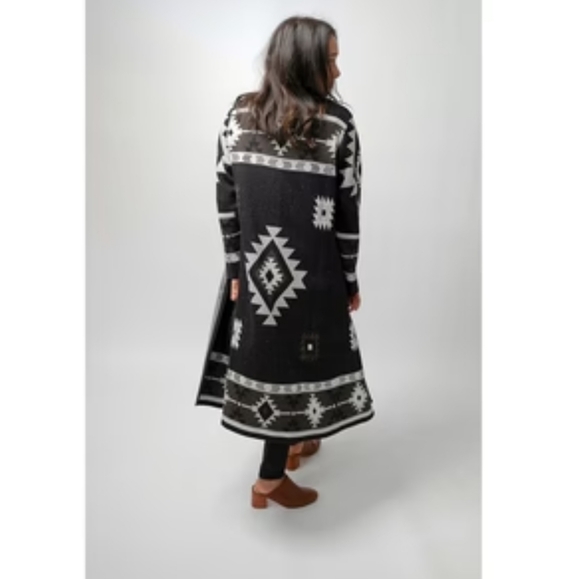 Parkhurst 🇨🇦 Fuzzy Sweater - Picture 4 of 10